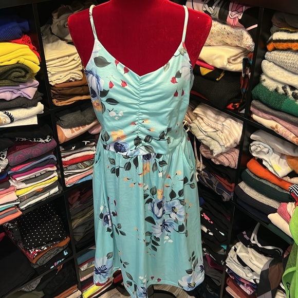 🪷Tiffany blue spaghetti strap dress. Large. NWT 🪬 - Picture 7 of 9
